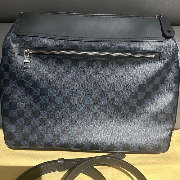 Louis Vuitton Messenger Bag - Picture 4 of 15